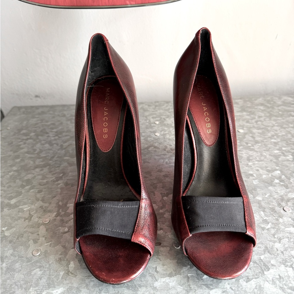 Marc Jacobs Distressed Red Leather Peep Toe. Sz. 37.5